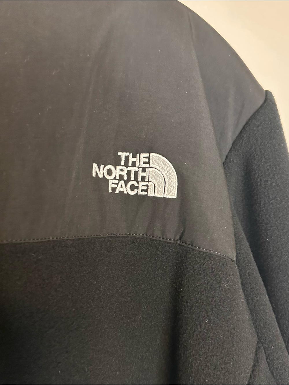 The North Face Women’s Black Two-Tone Fleece Jacket - Picture 8 of 8
